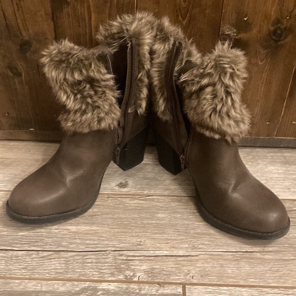 Sugar brand brown fur booties - Picture 4 of 10